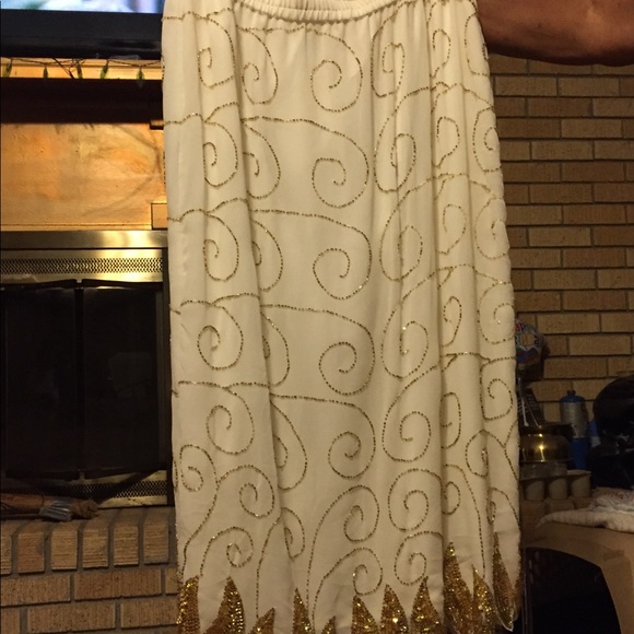 This is a brand new Top and skirt size 16 - Picture 2 of 5